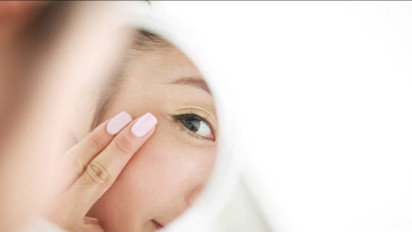 Tren Skincare Minimalis dan Gaya Selfcare Baru di Era Digital: Apa Rahasia Dua Perempuan Ikonik Ini Tetap Percaya Diri dengan Kulit Sehat?