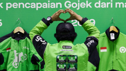 YGMP Bagikan Rompi Khusus ke Mitra Gojek Tunarungu, Dorong Ekosistem Kerja Lebih Inklusif