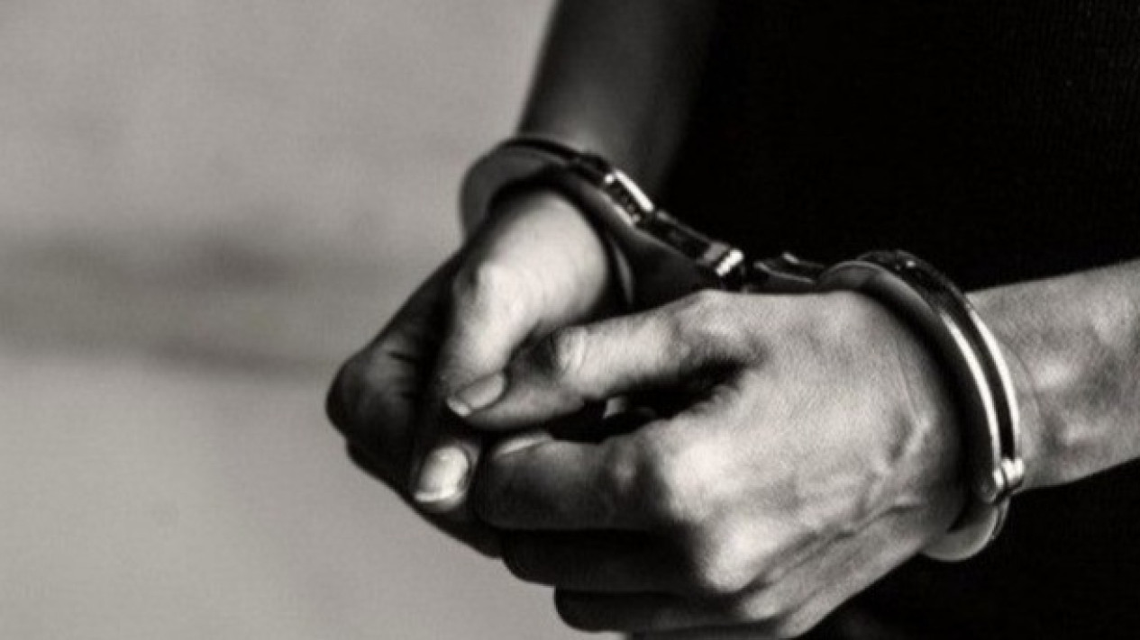 Iming-imingi Kerja Jadi Pramugara TransJakarta, Pria Paruh Baya Tipu Belasan Orang, Raup Puluhan Juta Rupiah
            - galeri foto