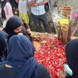 Isak Tangis Warnai Pemakaman Alvaro Kiano di Tanah Wakaf Masjid Al Muflihun Bintaro