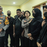 Tak Kuasa Nahan Tangis, Ibunda Alvaro Kiano Jemput Buah Hatinya untuk yang Terakhir Kali di RS Polri Kramat Jati