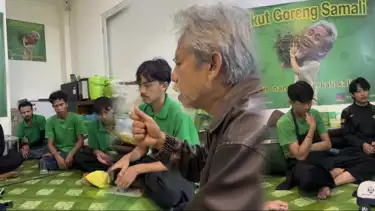 Epy Kusnandar menyampaikan nasihat terakhir kepada karyawannya sebelum wafat, Rabu (3/121/2025).