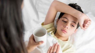 Kenapa Badan Terasa Pegal dan Ngilu Saat Demam? Begini Penyebabnya Menurut Dokter