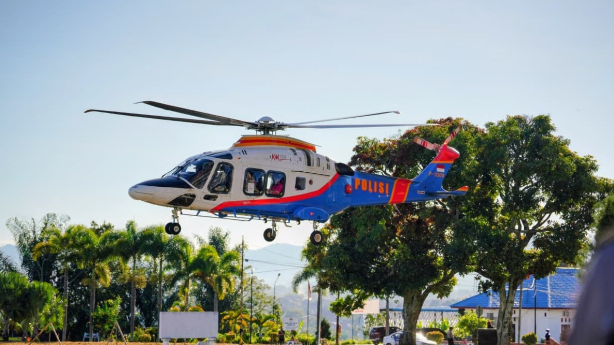 Pantau Banjir Sumut dengan Helikopter, Kapolri Pastikan Percepat Distribusi Bantuan ke Warga
            - galeri foto