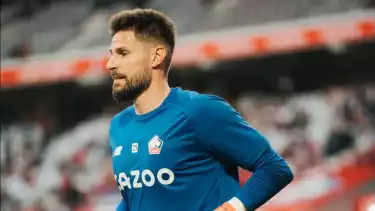 Mantan kiper Timnas Prancis dan Bordeaux, Benoit Costil saat berseragam LOSC Lille