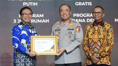 Polri Terima Penghraagan Kategori Sajian Informasi Tercepat ke Publik