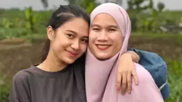 Azizah Salsha bersama sang ibu, Nurul Anastasya