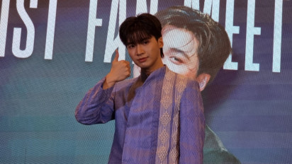 Pond Ponlawit Tersentuh dengan Video Project Fans Indonesia di Fan Meeting Perdananya: Sungguh Terima Kasih Banyak