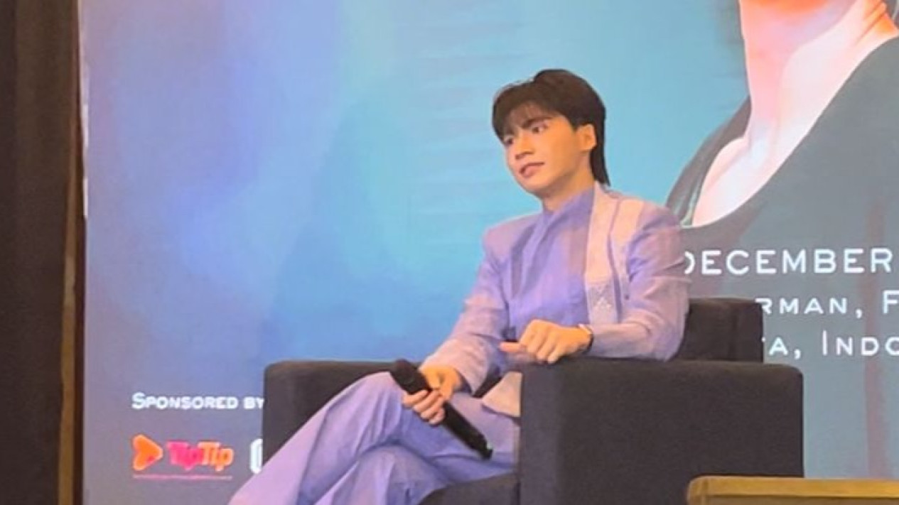 Perdana Gelar Fan Meeting di Indonesia, Pond Ponlawit Nostalgia Kenangan Masa Muda
            - galeri foto