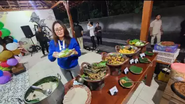 Warga Jogja, yang katanya sudah sambat bosan dengan destinasi kuliner yang itu-itu saja, kini punya satu tempat lagi buat nambah akternatif tempat makan yang unik namun berkesan.