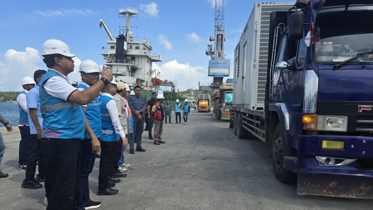 Perkuat Listrik Pasca Banjir Aceh, Pembangkit PLN 30 MW Tiba di Banda Aceh
            - galeri foto