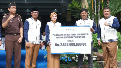 Wali Kota Kediri Serahkan SK Kenaikan Pangkat ASN, BLT, dan Apresiasi Atlet Berprestasi