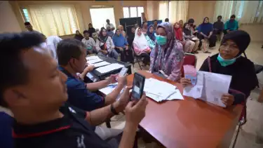 Tangerang Selatan menjadi salah satu titik penting penyaluran BLTS Kesra 2025, yang merupakan bantuan tunai dari pemerintah melalui Kementerian Sosial RI bagi keluarga rentan.