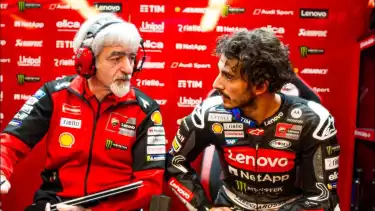 Francesco Bagnaia dinilai kehilangan kepercayaan diri pada bagian depan motor sepanjang MotoGP 2025.