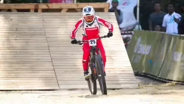 Atlet Downhill Indonesia, Rendy Varera
