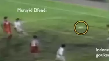 Masih Ingat Mursyid Effendi? Mantan Pemain Timnas yang Cetak Gol Bunuh Diri Fenomenal di Piala Tiger 1998, dan Dilukai Persebaya