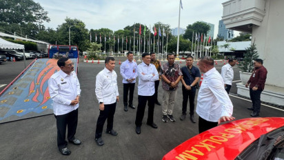 Kemenko Polkam Kirim 4 Ton Bantuan Sosial dan Mobil Water Treatment untuk Korban Bencana Aceh
