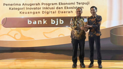 Dorong Inovasi Digital dan Komitmen Pelayanan,  bank bjb Raih Penghargaan di detikJabar Awards 2025