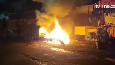 Aksi pembakaran di kawasan TMP Kalibata, Kamis, 11 Desember 2025 akibat kasus pengeroyokan dua mata elang hingga tewas