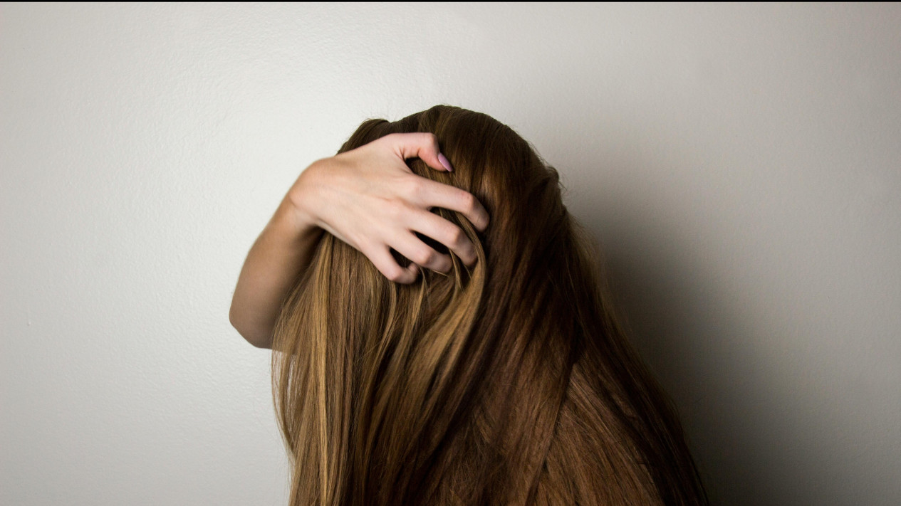 7 Kondisi yang Bisa Perparah Ketombe, Salah Satunya Sering Stres
            - galeri foto