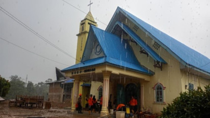 GP Ansor Bantu Bersihkan Gereja Terdampak Banjir di Tapanuli Tengah