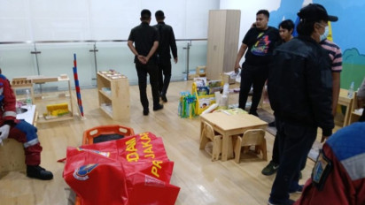 Geger Pria Ditemukan Tewas di Atas Plafon Ruko Tanjung Priok