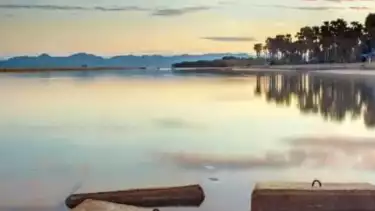 Panorama pasir putih Pantai Lasiana di Desa Wisata Lasiana, Kota Kupang, Nusa Tenggara Timur (NTT)