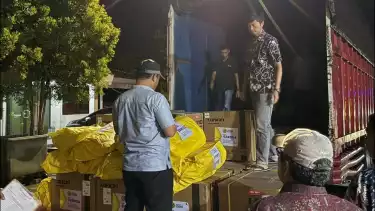 Menteri Energi dan Sumber Daya Mineral (ESDM) Bahlil Lahadalia terus sekuat tenaga untuk membantu masyarakat terdampak bencana hidrometeorologi di Pulau Sumatra.