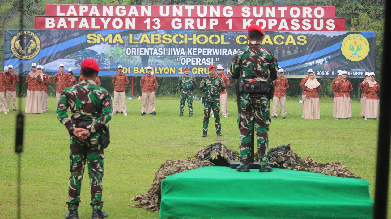 Pentingnya Pendidikan Karakter dan Kepemimpinan, Siswa SMA Terima Pelatihan di Mako Kopassus
            - galeri foto