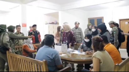 Jelang Tahun Baru, Petugas BNN Razia Rumah Kos di Sidoarjo