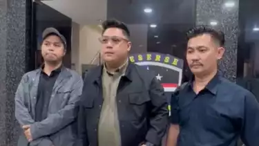 Kelompok suporter Persib Bandung, Viking resmi melaporkan konten kreator Resbob ke Polda Jabar.