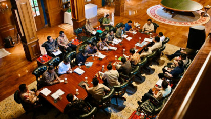 Gelar Rapat di Hambalang, Prabowo Perintahkan Hunian Korban Bencana di Sumatera Dikebut