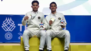 Alwi Farhan dan Moh Zaki Ubaidillah di podium juara SEA Games 2025