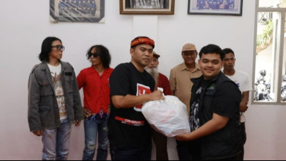 Gaet Slank, Bos HS Salurkan Bantuan ke Mahasiswa Asal Sumatra di Semarang