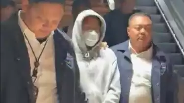 Konten Kreator Adimas Firdaus alias Resbob digelandang polisi usai ditangkap di daerah Jawa Tengah