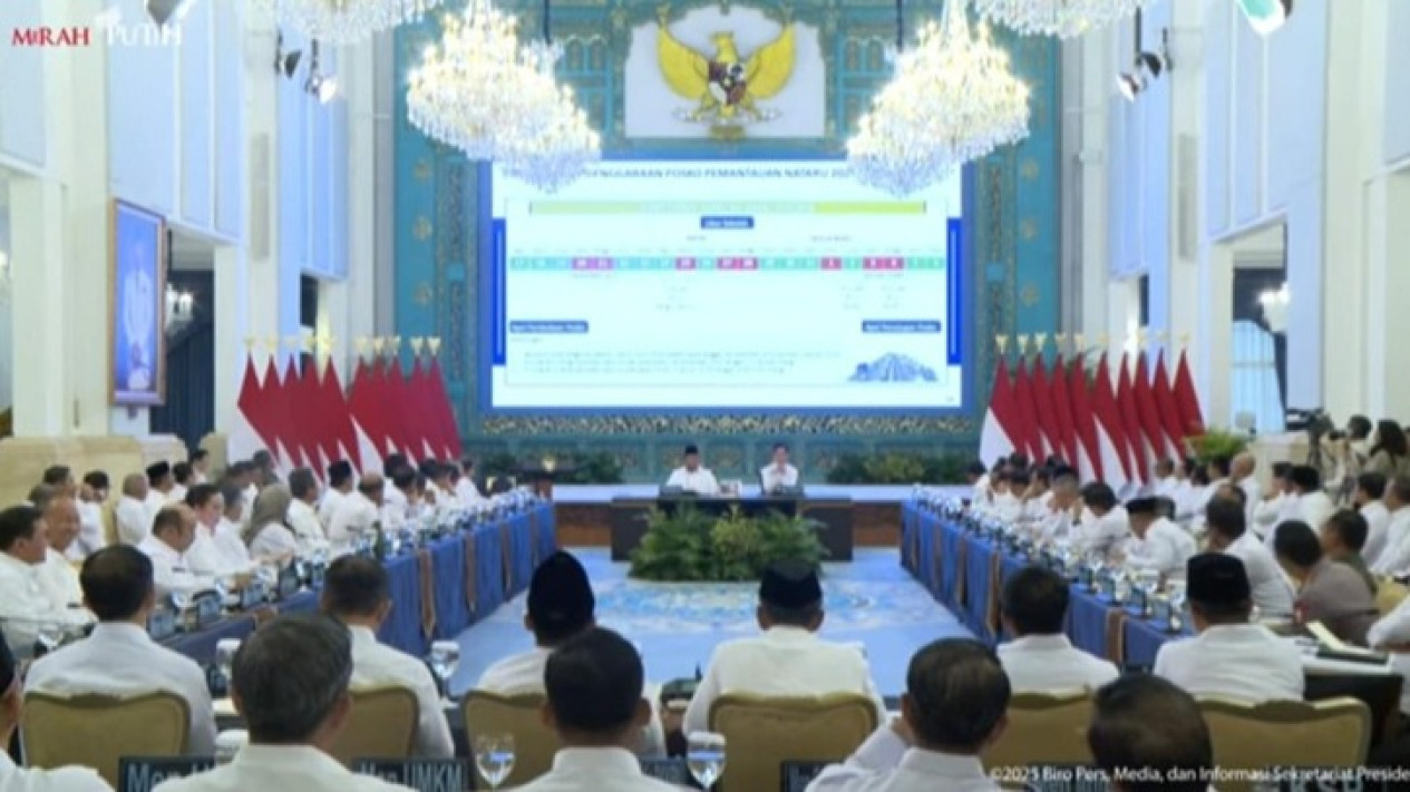 Laporan Penanganan Bencana Mentan, Satu-satunya yang Disambut Tepuk Tangan Presiden dan Kabinet
            - galeri foto