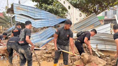 Masjid Terendam Lumpur di Aceh Tamiang Dibersihkan Polisi dan Warga, Aktivitas Ibadah Kembali Normal