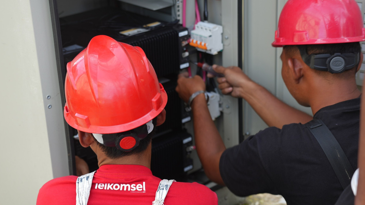 Kerahkan Seluruh Kemampuan, TelkomGroup Percepat Recovery BTS di Lokasi Bencana Sumatra
            - galeri foto