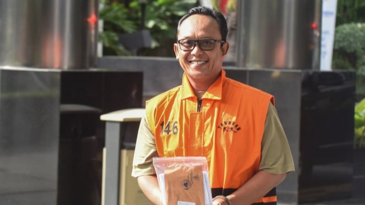 KPK Geledah Tiga Lokasi di Lampung Tengah Terkait Kasus Ardito Wijaya
            - galeri foto