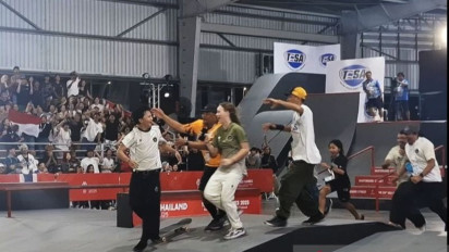 Ternyata Ini Alasan Pelatih Skateboard Malaysia Ikut Rayakan Medali Emas Basral Graito di SEA Games 2025