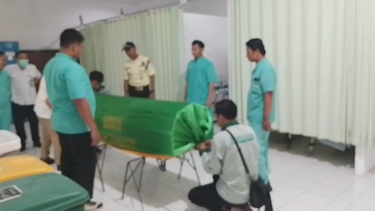 Kusnadi, Mantan Ketua DPRD Jatim dan Tersangka Korupsi Dana Hibah Miliaran Meninggal Dunia
            - galeri foto