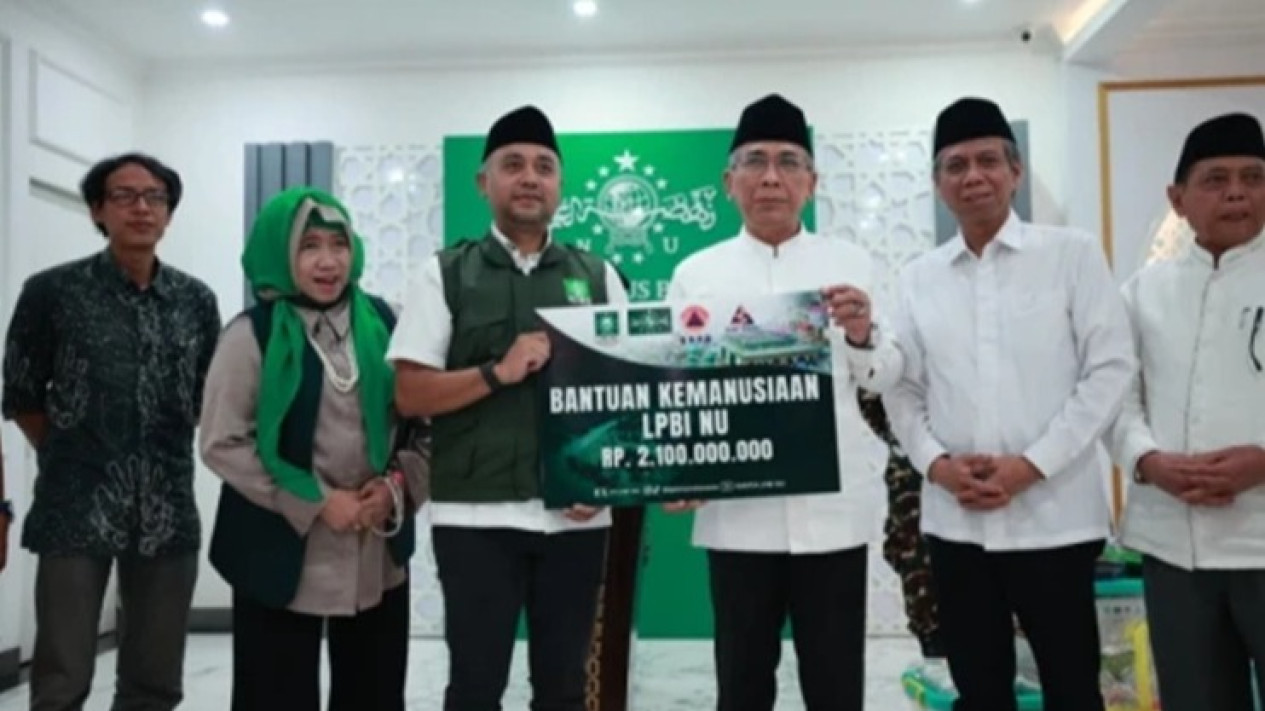 Gus Yahya Lepas Tim NU Peduli Bantu Korban Bencana Aceh-Sumatera
            - galeri foto