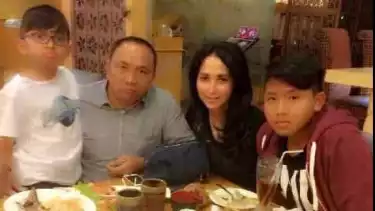 Foto masa kecil keluarga Resbob dan Bigmo