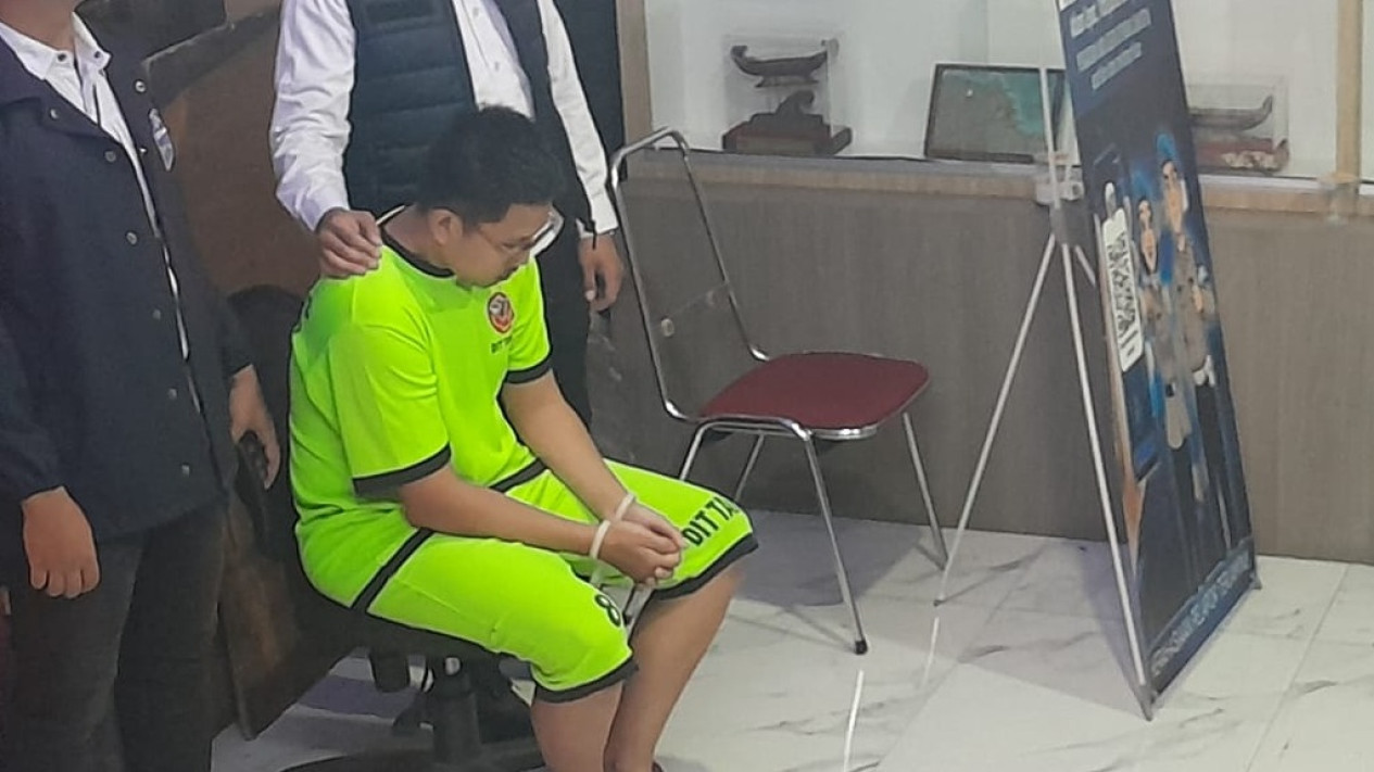 Berat! Eks Kabareskrim Singgung Permintaan Maaf Resbob kepada Masyarakat Sunda, Ternyata...
            - galeri foto