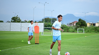 Hehanussa Bersaudara Akan Hengkang dari Persib Bandung Karena Minus Menit Bermain? Bojan Hodak Respons Opsi Peminjaman di Paruh Musim