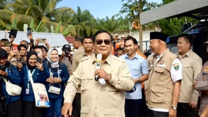 Prabowo Tinjau Posko Pengungsi Agam, Janjikan Hunian Sementara hingga Rumah Permanen 70 Meter Persegi