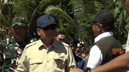 Prabowo Sambangi Jembatan Bailey di Padang Pariaman, Pastikan Akses Warga Pulih Pascabencana