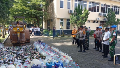 Operasi Pekat, Polresta Banyumas Musnahkan Minuman Beralkohol