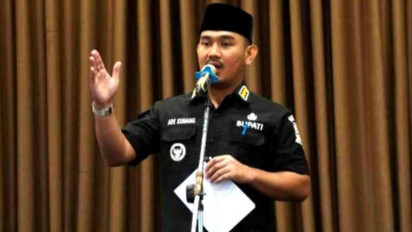 Bupati Bekasi Ade Kuswara dan Ayahnya Jadi Tersangka Suap Proyek
