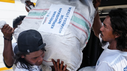 Korban Terdampak Bencana Sumatera-Aceh Terima BAntuan 50 Ton Pakaian Baru